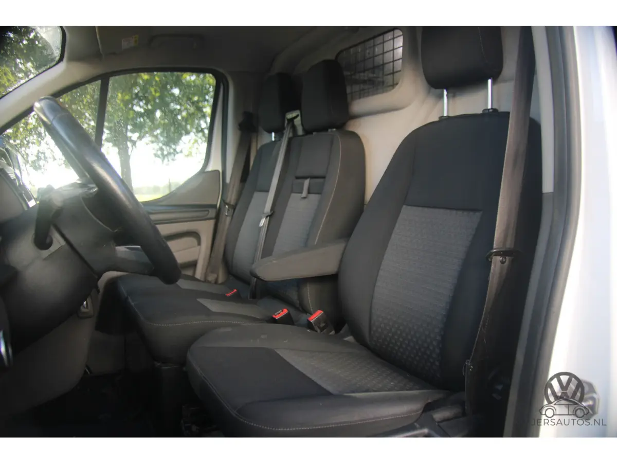 300 2.0 TDCI L2H1 Limited | Trekhaak | Cruise | EURO 6 | Camera |