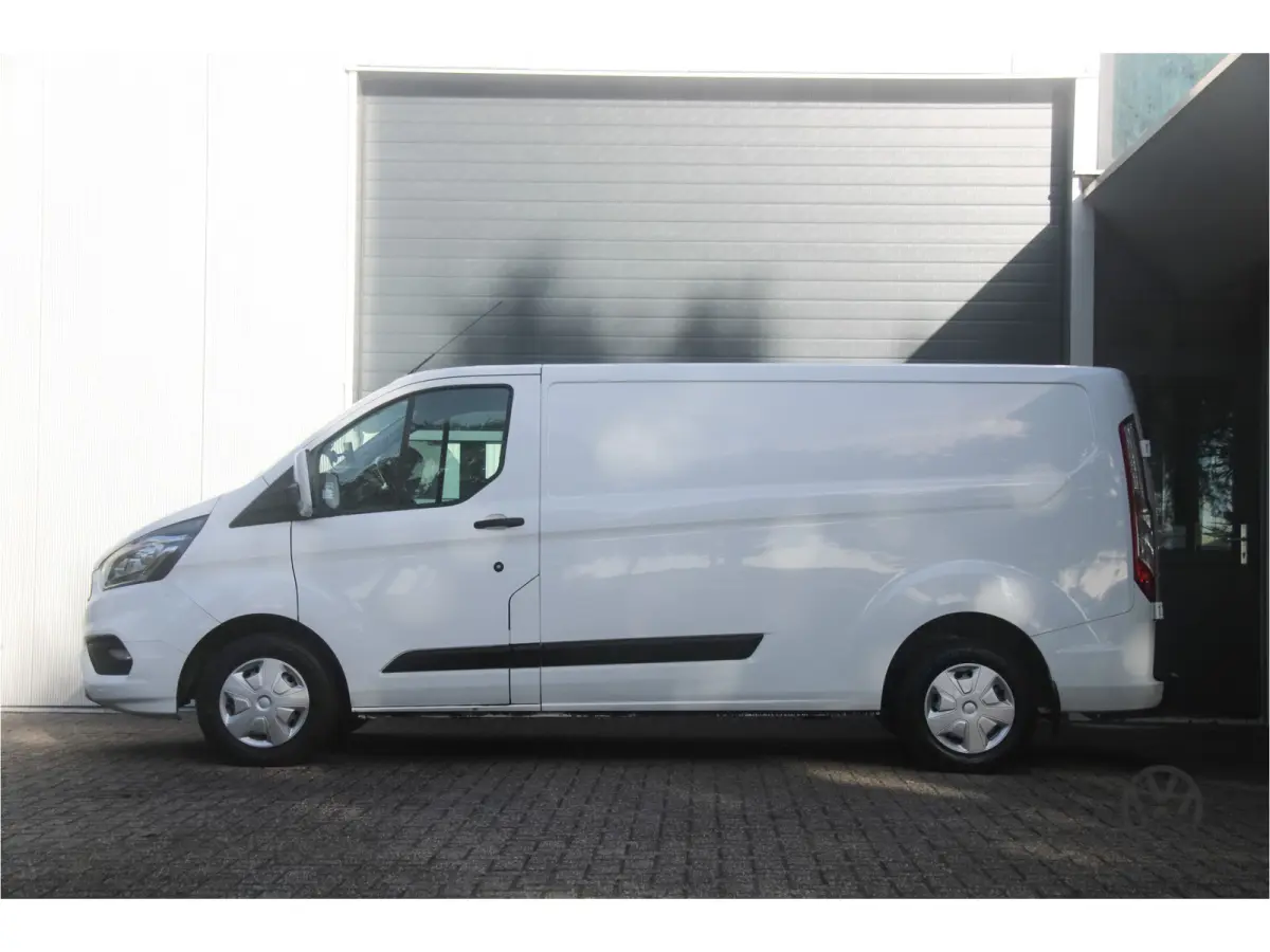 300 2.0 TDCI L2H1 Limited | Trekhaak | Cruise | EURO 6 | Camera |