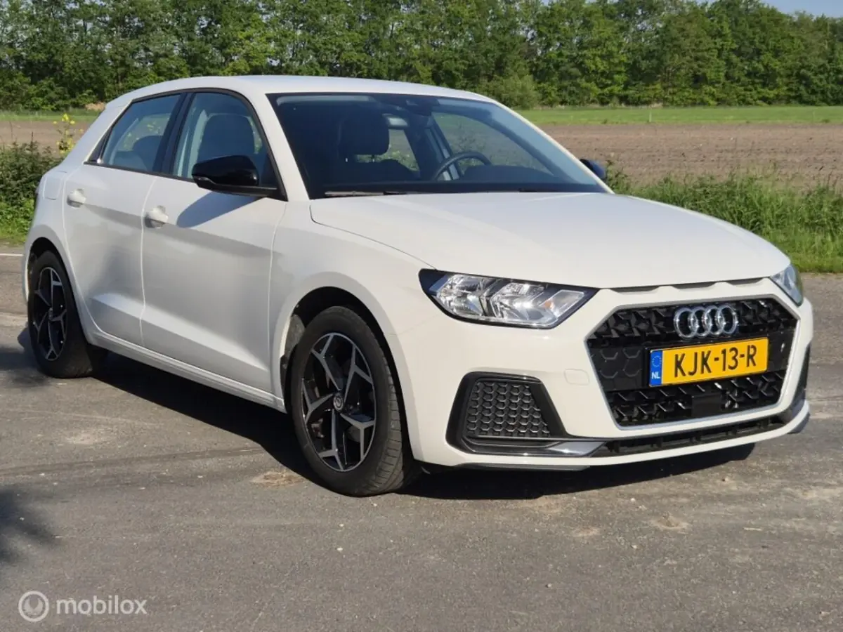 Audi A1 2022 Benzine Handgeschakeld leasen
