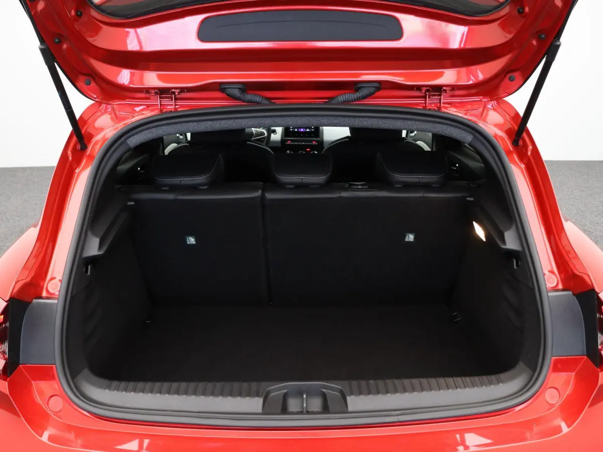 E-Tech Hybrid 145pk Techno | Stoel- en stuurwielverwarming | Navigatie | Apple carplay / Android auto |