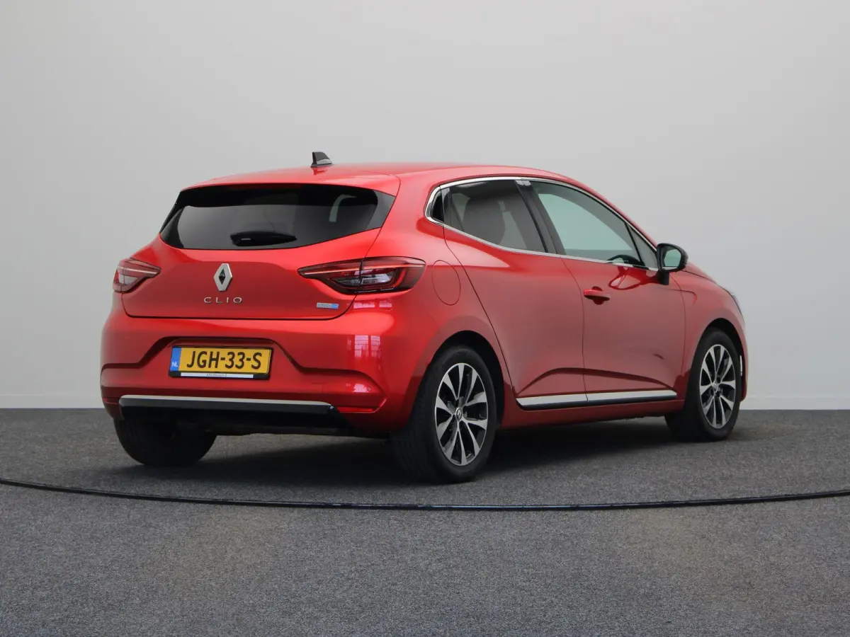 E-Tech Hybrid 145pk Techno | Stoel- en stuurwielverwarming | Navigatie | Apple carplay / Android auto |
