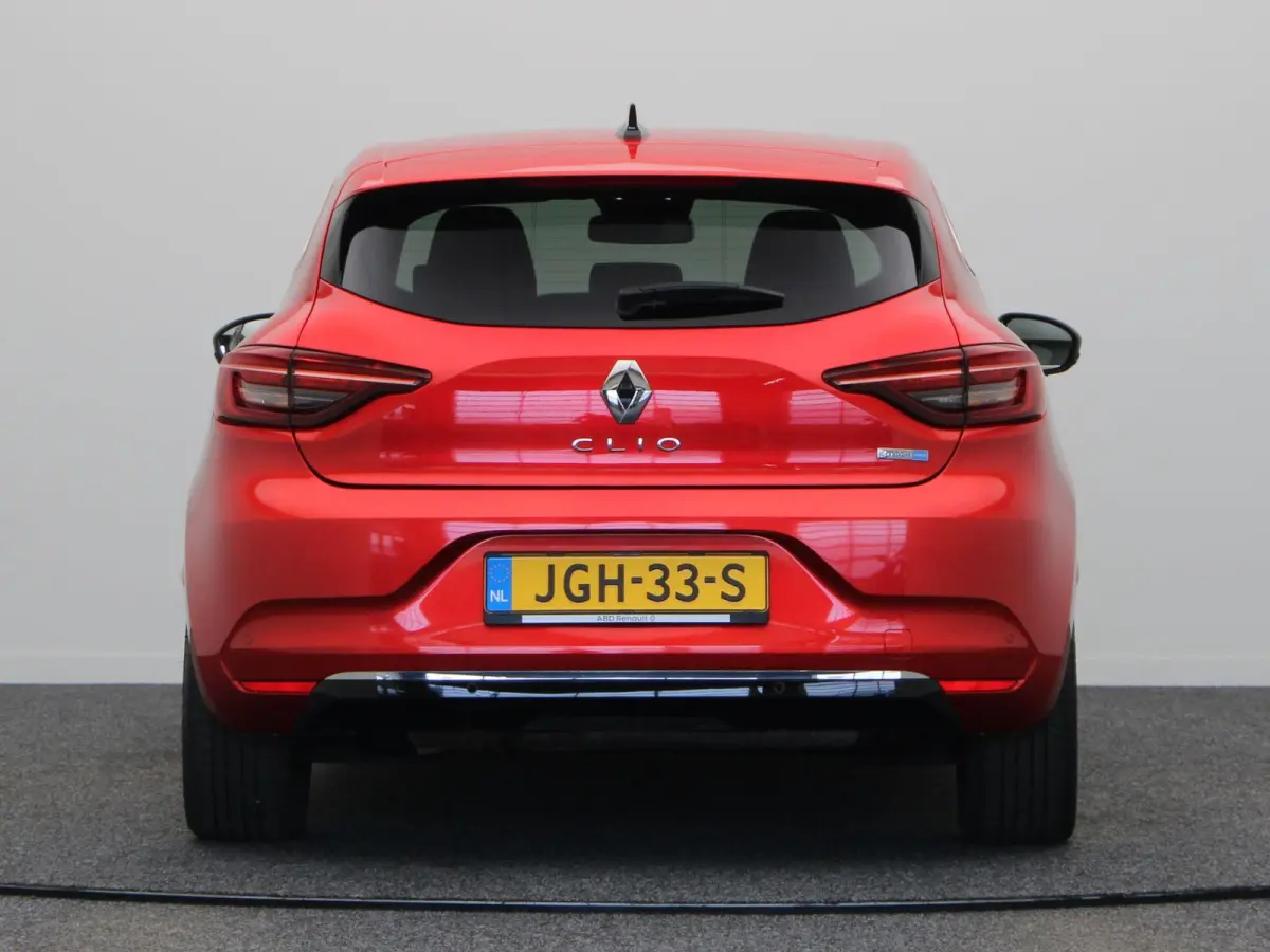 E-Tech Hybrid 145pk Techno | Stoel- en stuurwielverwarming | Navigatie | Apple carplay / Android auto |