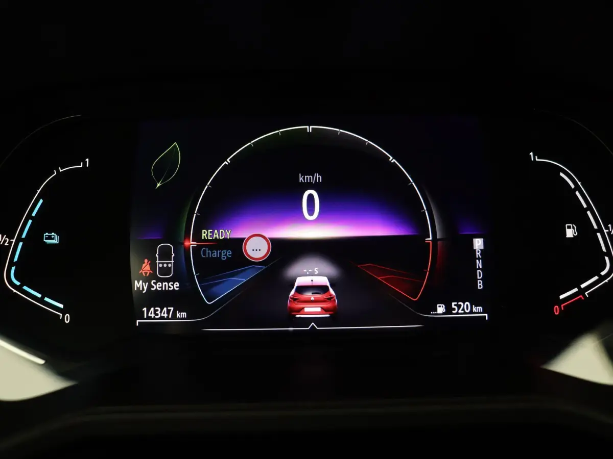 E-Tech Hybrid 145pk Techno | Stoel- en stuurwielverwarming | Navigatie | Apple carplay / Android auto |