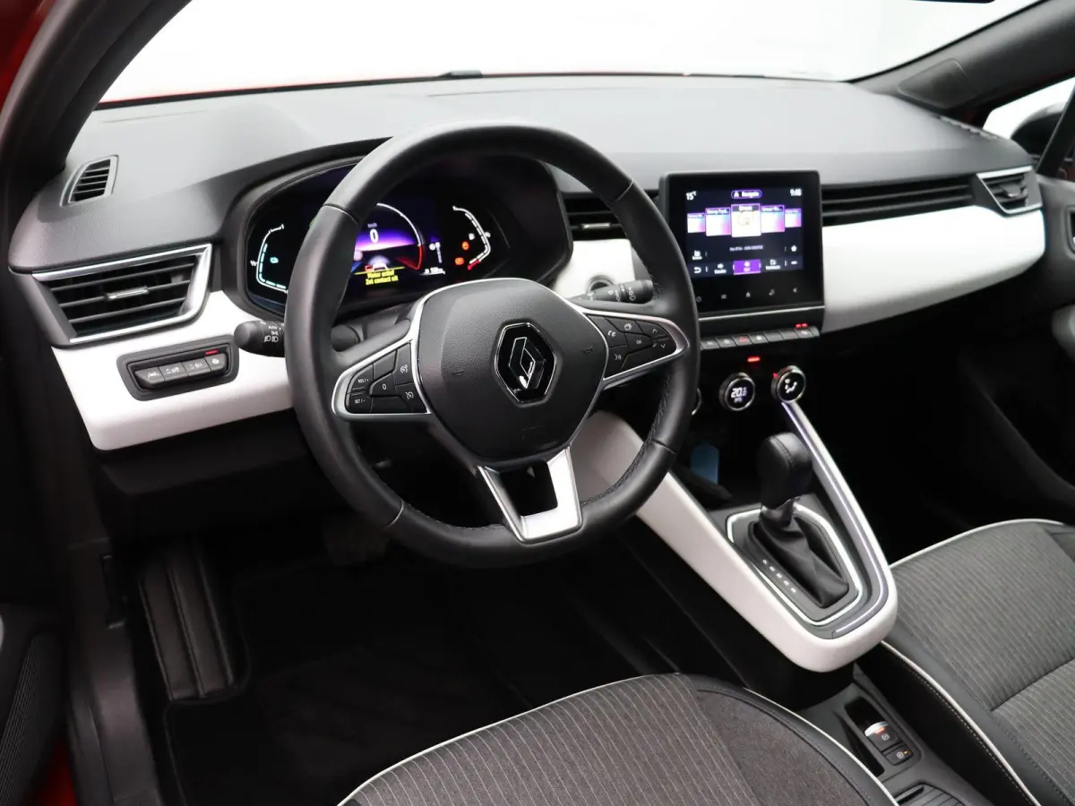 E-Tech Hybrid 145pk Techno | Stoel- en stuurwielverwarming | Navigatie | Apple carplay / Android auto |