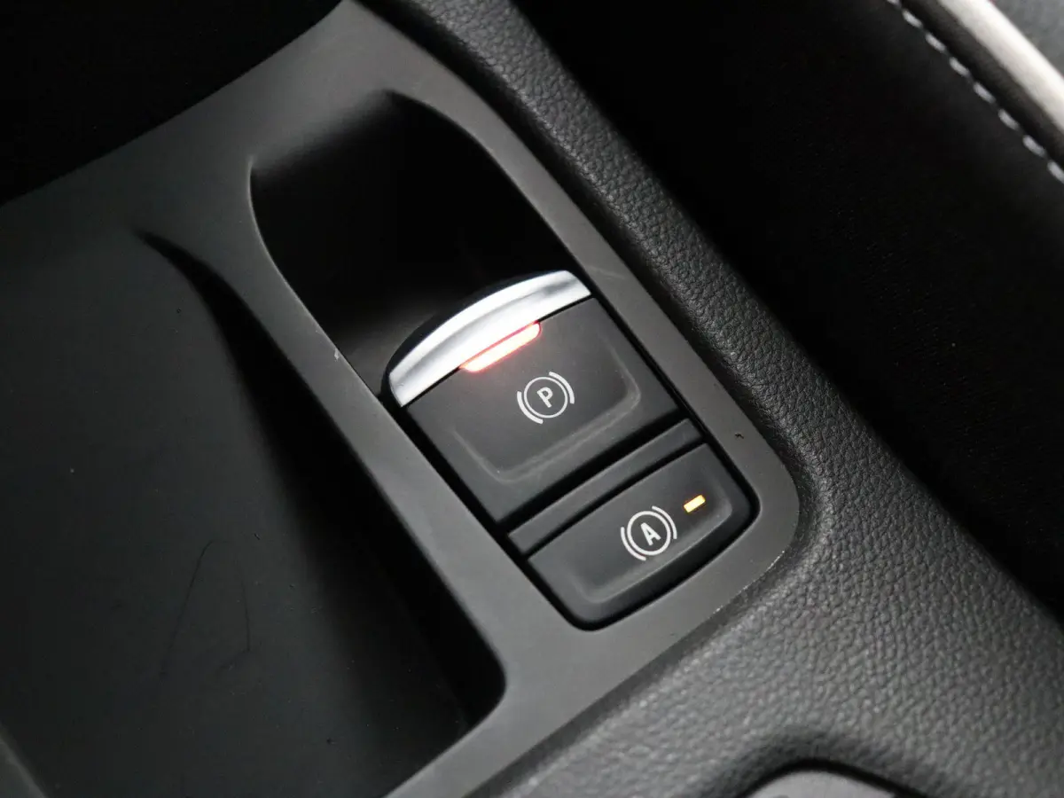 E-Tech Hybrid 145pk Techno | Stoel- en stuurwielverwarming | Navigatie | Apple carplay / Android auto |