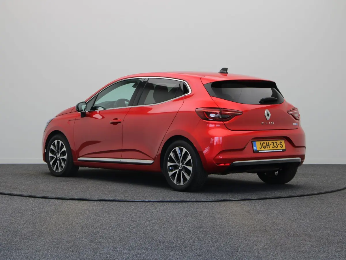 E-Tech Hybrid 145pk Techno | Stoel- en stuurwielverwarming | Navigatie | Apple carplay / Android auto |