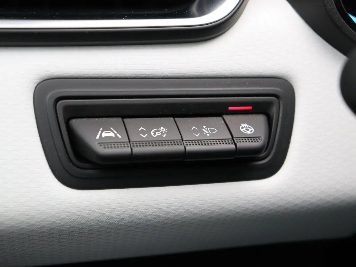 E-Tech Hybrid 145pk Techno | Stoel- en stuurwielverwarming | Navigatie | Apple carplay / Android auto |