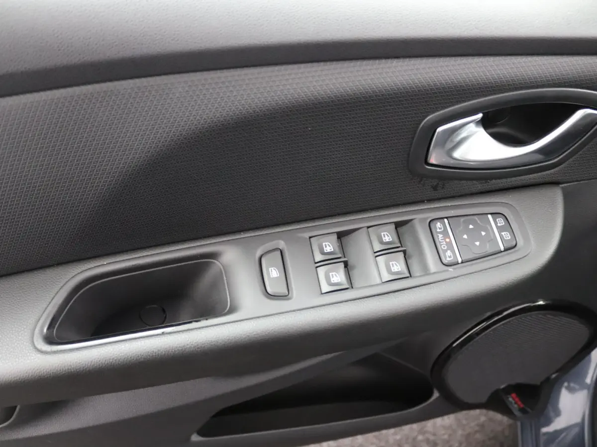 TCe 90 Intens | Climate Control | Navigatie | Parkeersensoren |