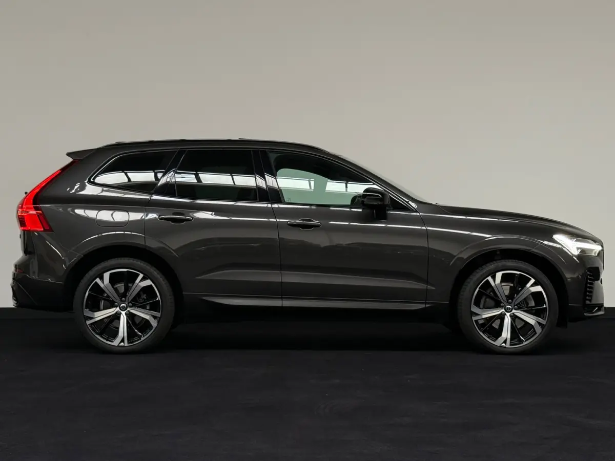 2.0 T6 Plug-in hybrid AWD Ultra Dark Pano Harman Kardon
