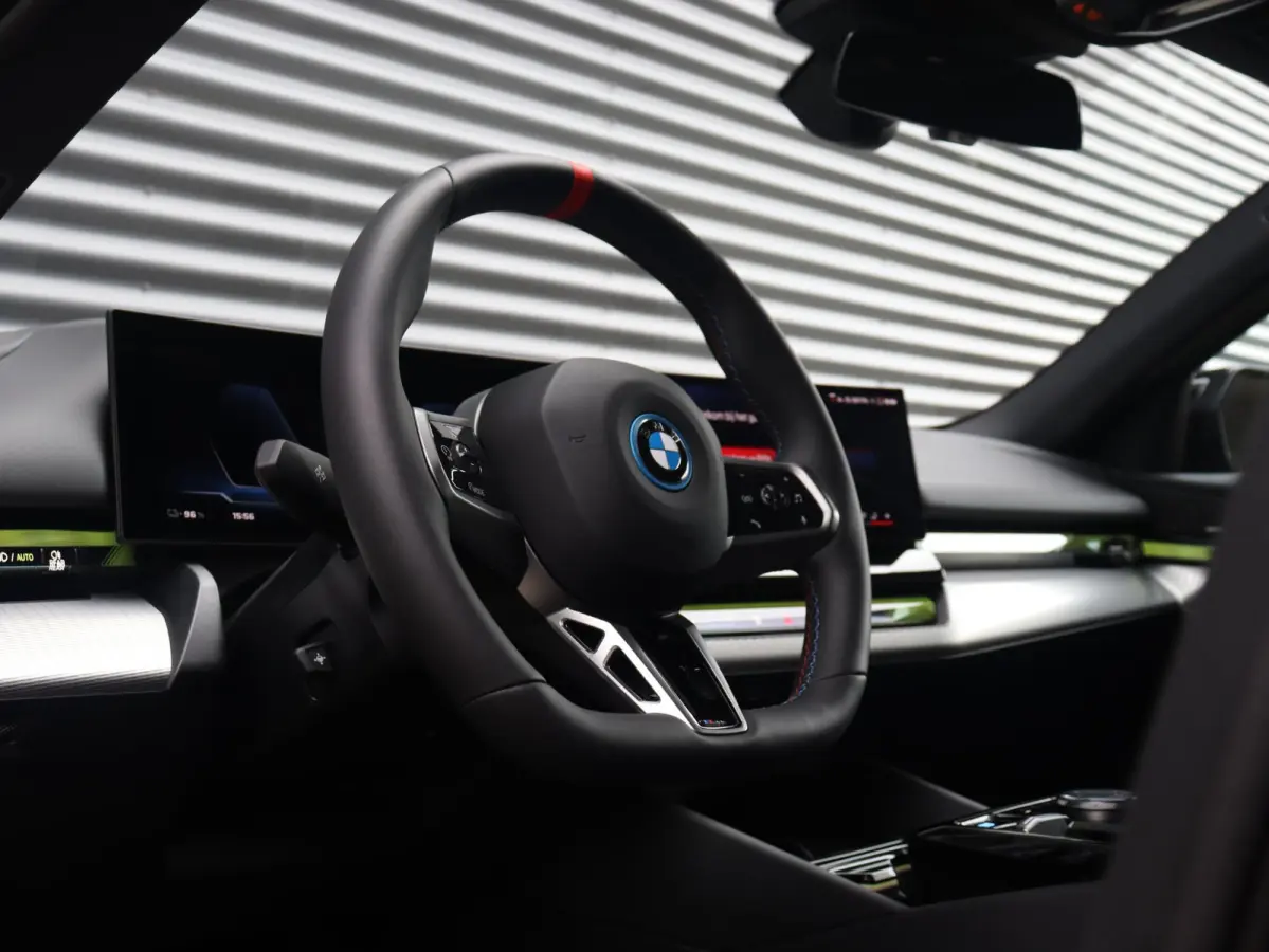 M60 xDrive | SoH 100% | M Sportpakket Pro | Panodak | Head-Up | Trekhaak | Driving Assistant Prof. | Parking Assistant Plus | Stoelventilatie | 21'' M Performance LMV