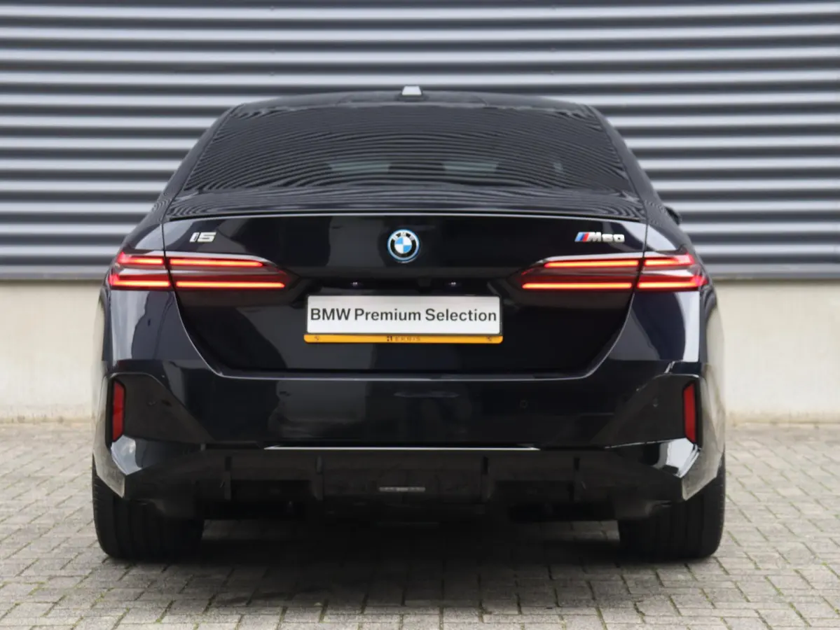 M60 xDrive | SoH 100% | M Sportpakket Pro | Panodak | Head-Up | Trekhaak | Driving Assistant Prof. | Parking Assistant Plus | Stoelventilatie | 21'' M Performance LMV