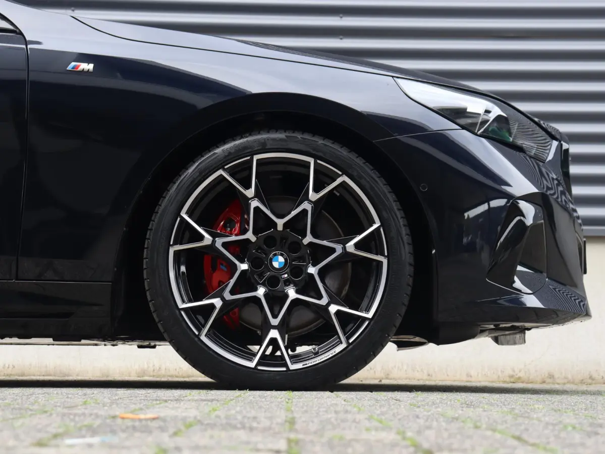 M60 xDrive | SoH 100% | M Sportpakket Pro | Panodak | Head-Up | Trekhaak | Driving Assistant Prof. | Parking Assistant Plus | Stoelventilatie | 21'' M Performance LMV