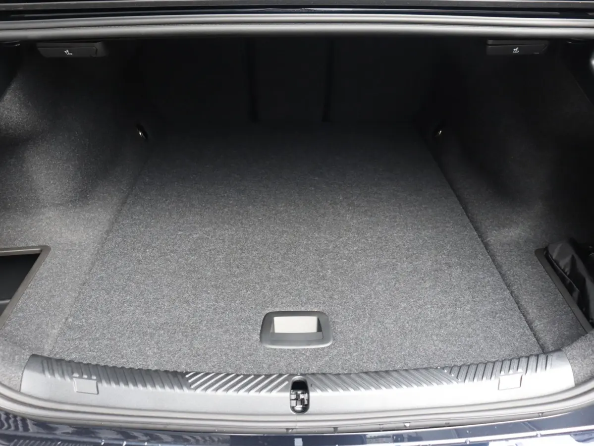 M60 xDrive | SoH 100% | M Sportpakket Pro | Panodak | Head-Up | Trekhaak | Driving Assistant Prof. | Parking Assistant Plus | Stoelventilatie | 21'' M Performance LMV