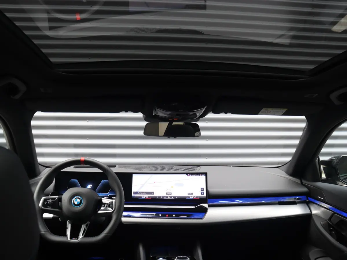 M60 xDrive | SoH 100% | M Sportpakket Pro | Panodak | Head-Up | Trekhaak | Driving Assistant Prof. | Parking Assistant Plus | Stoelventilatie | 21'' M Performance LMV