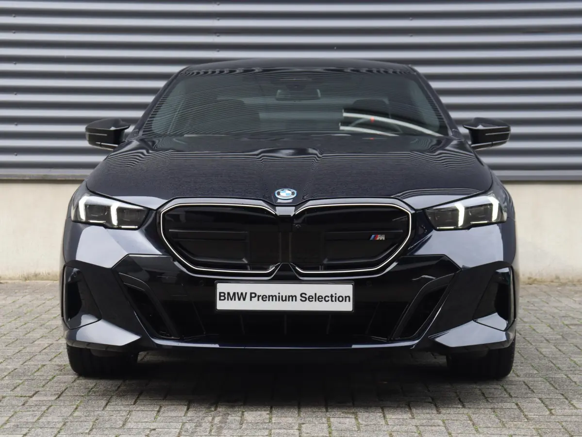 M60 xDrive | SoH 100% | M Sportpakket Pro | Panodak | Head-Up | Trekhaak | Driving Assistant Prof. | Parking Assistant Plus | Stoelventilatie | 21'' M Performance LMV