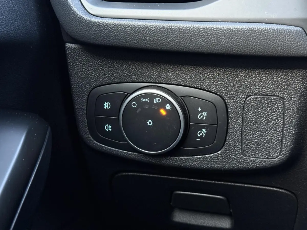 1.0 EcoBoost Titanium Business 2e Eigenaar|Navi|Camera|Trekhaak|Clima|Stoelverwarming|PDC V+A|Carplay|APK tot 04-2027