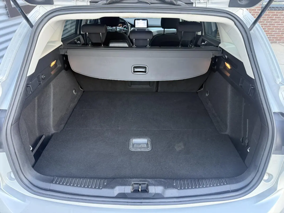 1.0 EcoBoost Titanium Business 2e Eigenaar|Navi|Camera|Trekhaak|Clima|Stoelverwarming|PDC V+A|Carplay|APK tot 04-2027