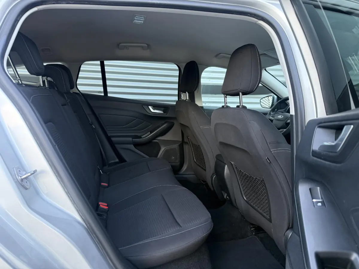1.0 EcoBoost Titanium Business 2e Eigenaar|Navi|Camera|Trekhaak|Clima|Stoelverwarming|PDC V+A|Carplay|APK tot 04-2027