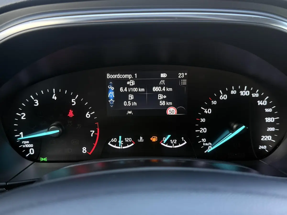 1.0 EcoBoost Titanium Business 2e Eigenaar|Navi|Camera|Trekhaak|Clima|Stoelverwarming|PDC V+A|Carplay|APK tot 04-2027