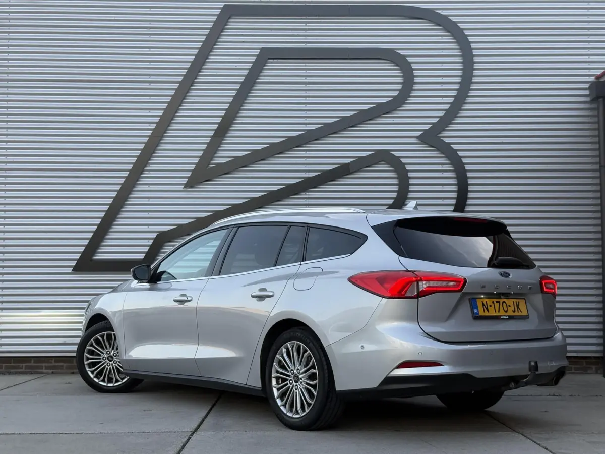 1.0 EcoBoost Titanium Business 2e Eigenaar|Navi|Camera|Trekhaak|Clima|Stoelverwarming|PDC V+A|Carplay|APK tot 04-2027