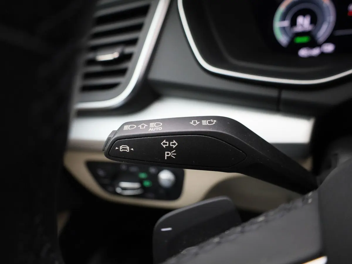 50 TFSI e S edition 299 PK | 360 Camera | Bang & Olufsen | Head-up display | Trekhaak | Elektr. instel. bestuurd.stoel | Stoelverwarming | Dodehoekdetectie | Navigatie | Cruise Control | Cli
