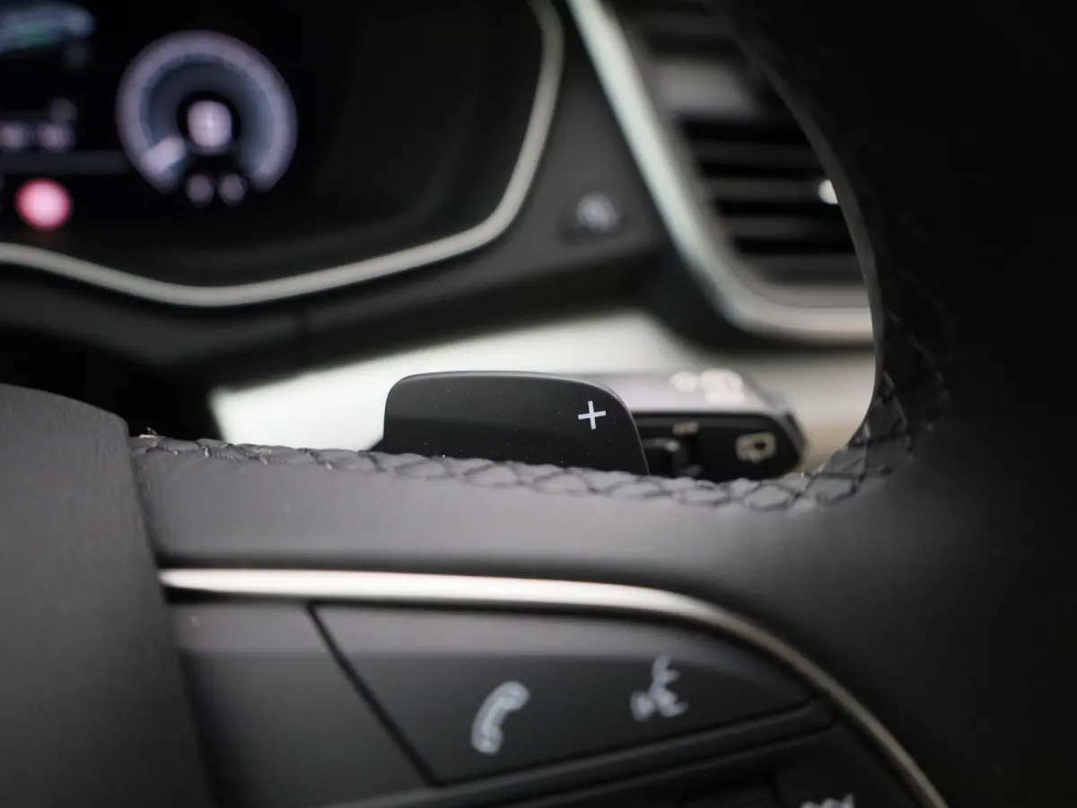 50 TFSI e S edition 299 PK | 360 Camera | Bang & Olufsen | Head-up display | Trekhaak | Elektr. instel. bestuurd.stoel | Stoelverwarming | Dodehoekdetectie | Navigatie | Cruise Control | Cli