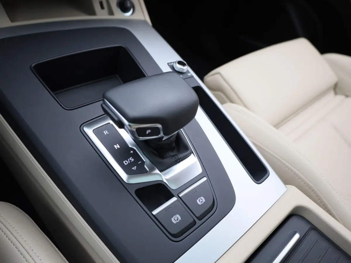 50 TFSI e S edition 299 PK | 360 Camera | Bang & Olufsen | Head-up display | Trekhaak | Elektr. instel. bestuurd.stoel | Stoelverwarming | Dodehoekdetectie | Navigatie | Cruise Control | Cli