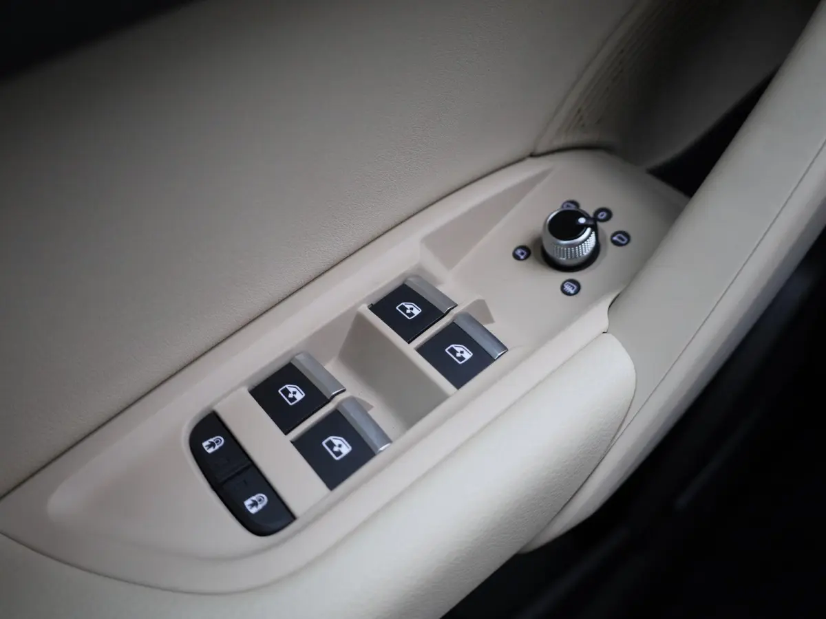 50 TFSI e S edition 299 PK | 360 Camera | Bang & Olufsen | Head-up display | Trekhaak | Elektr. instel. bestuurd.stoel | Stoelverwarming | Dodehoekdetectie | Navigatie | Cruise Control | Cli