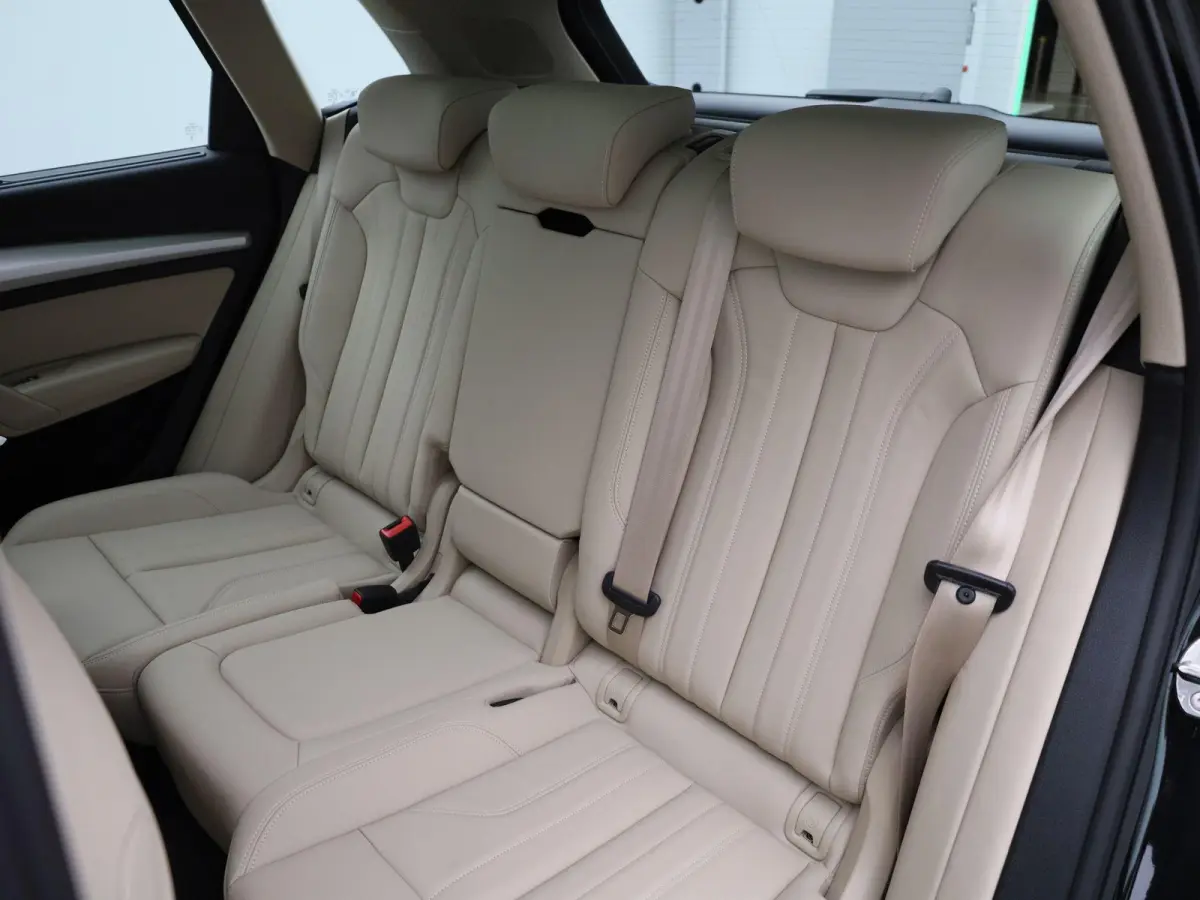 50 TFSI e S edition 299 PK | 360 Camera | Bang & Olufsen | Head-up display | Trekhaak | Elektr. instel. bestuurd.stoel | Stoelverwarming | Dodehoekdetectie | Navigatie | Cruise Control | Cli