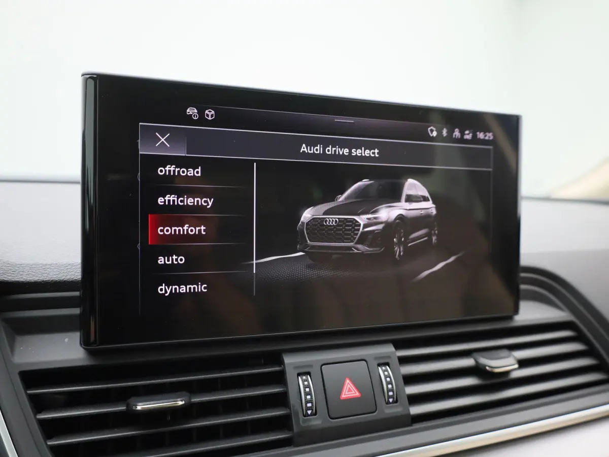 50 TFSI e S edition 299 PK | 360 Camera | Bang & Olufsen | Head-up display | Trekhaak | Elektr. instel. bestuurd.stoel | Stoelverwarming | Dodehoekdetectie | Navigatie | Cruise Control | Cli