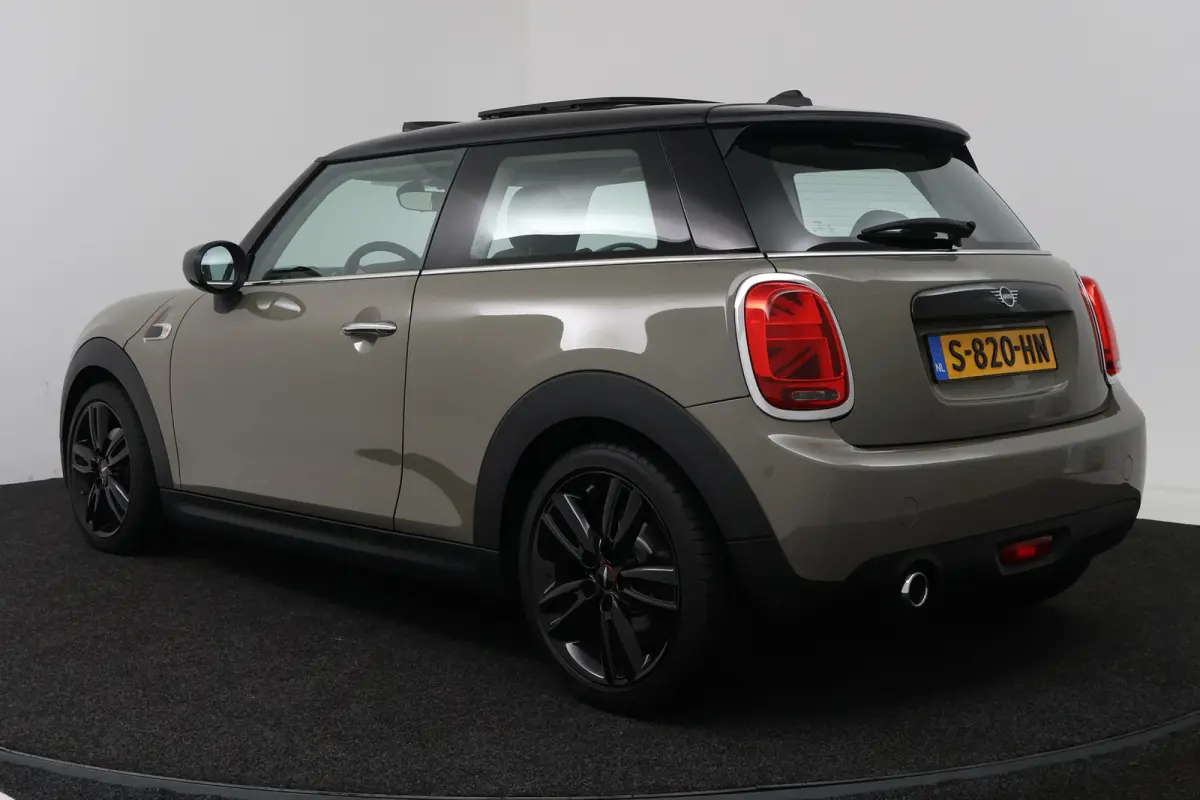 1.5 Cooper Pepper (PANORAMADAK, STOELVERWARMING, CARPLAY)