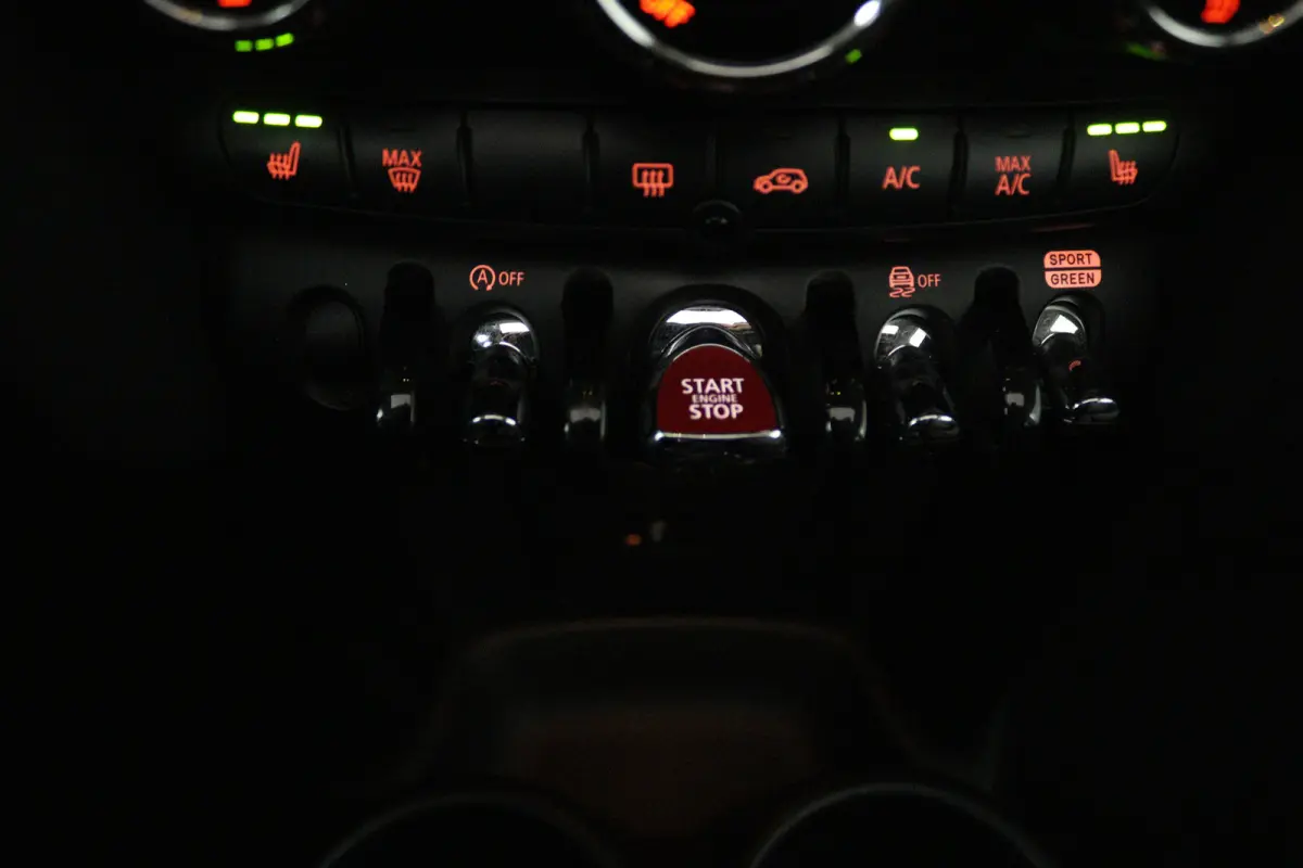 1.5 Cooper Pepper (PANORAMADAK, STOELVERWARMING, CARPLAY)