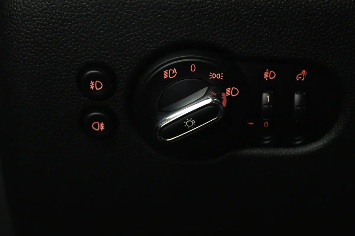 1.5 Cooper Pepper (PANORAMADAK, STOELVERWARMING, CARPLAY)