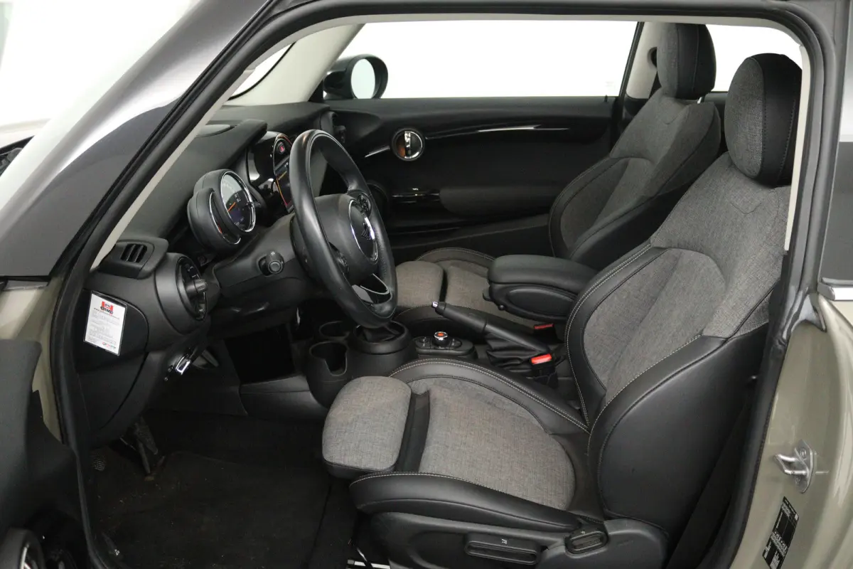 1.5 Cooper Pepper (PANORAMADAK, STOELVERWARMING, CARPLAY)