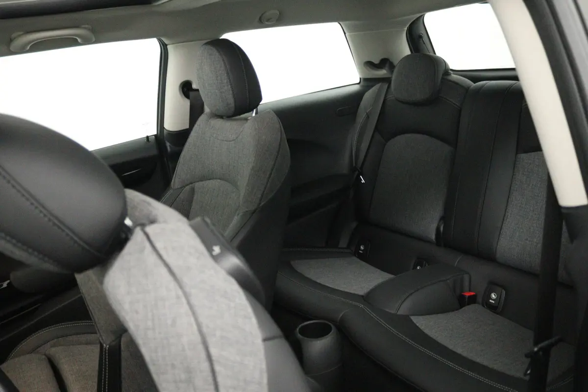 1.5 Cooper Pepper (PANORAMADAK, STOELVERWARMING, CARPLAY)