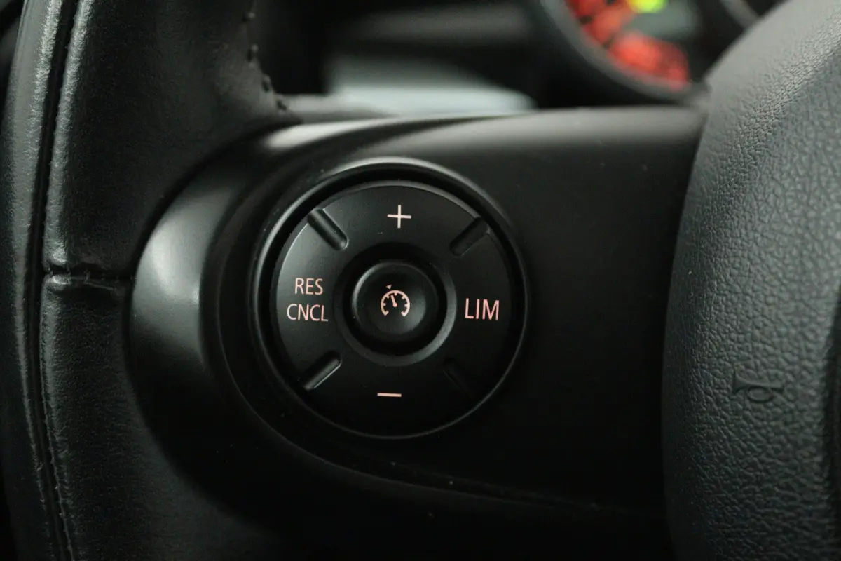 1.5 Cooper Pepper (PANORAMADAK, STOELVERWARMING, CARPLAY)
