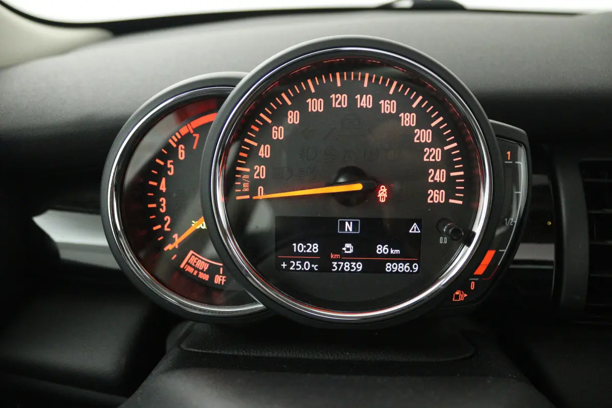 1.5 Cooper Pepper (PANORAMADAK, STOELVERWARMING, CARPLAY)