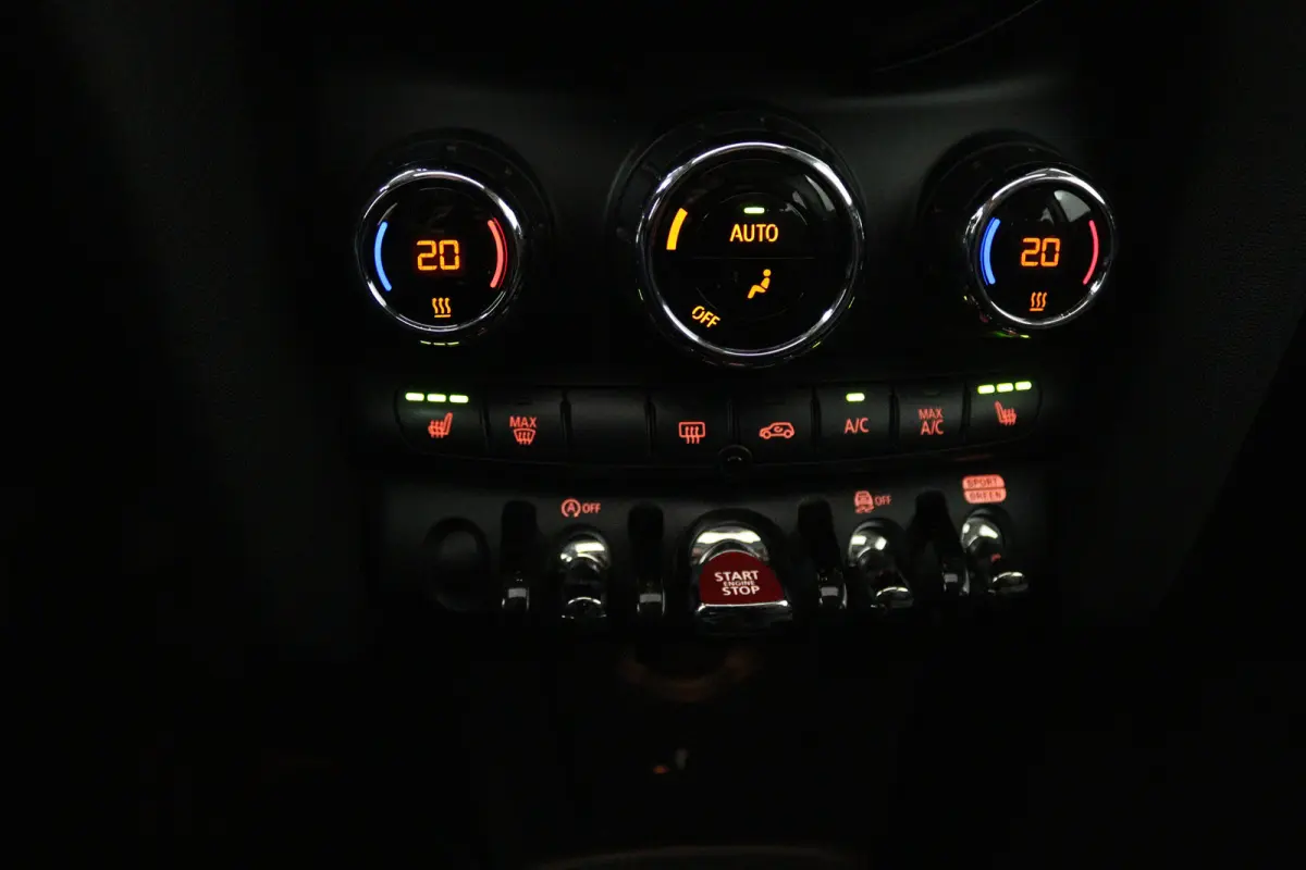 1.5 Cooper Pepper (PANORAMADAK, STOELVERWARMING, CARPLAY)
