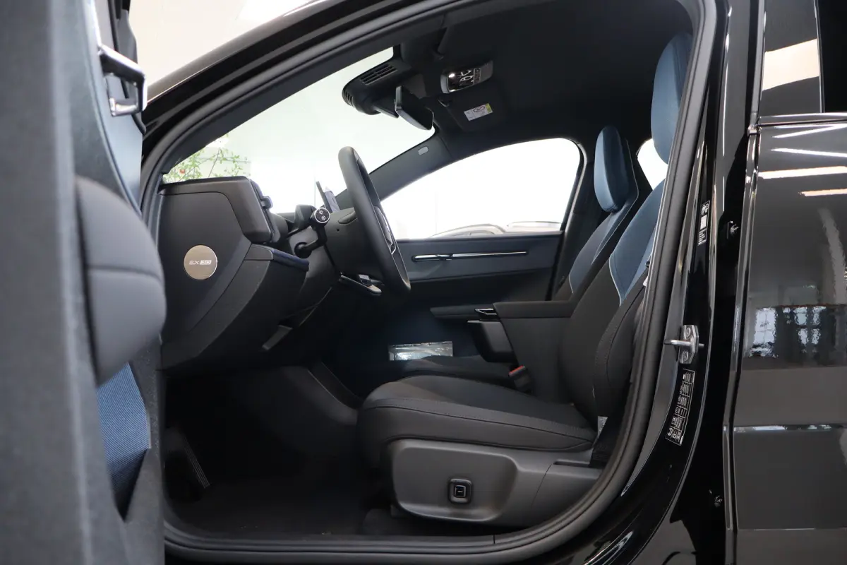 P3 150PK Long Range 69 kWh Plus Europa | Climate Pack | Power Seats | Elektr. a.klep