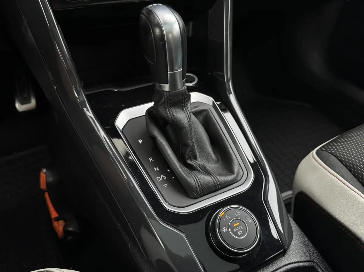 2.0 TSI 4Motion Sport | Digital cockpit | Carplay | Camera | Climate | Adaptive cruise | Trekhaak | Stoelverwarming
