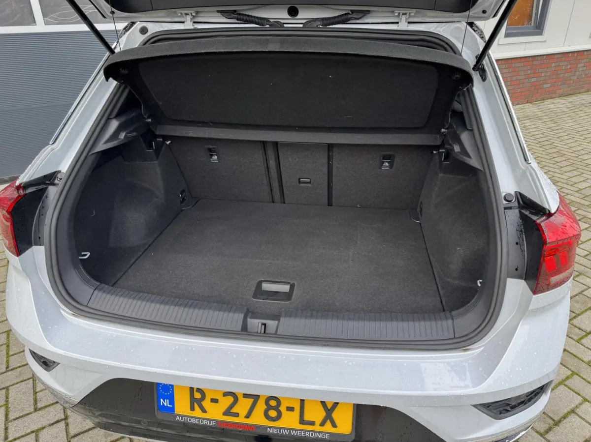 2.0 TSI 4Motion Sport | Digital cockpit | Carplay | Camera | Climate | Adaptive cruise | Trekhaak | Stoelverwarming