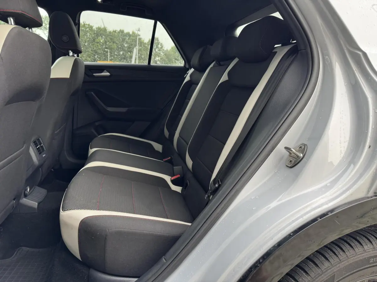 2.0 TSI 4Motion Sport | Digital cockpit | Carplay | Camera | Climate | Adaptive cruise | Trekhaak | Stoelverwarming