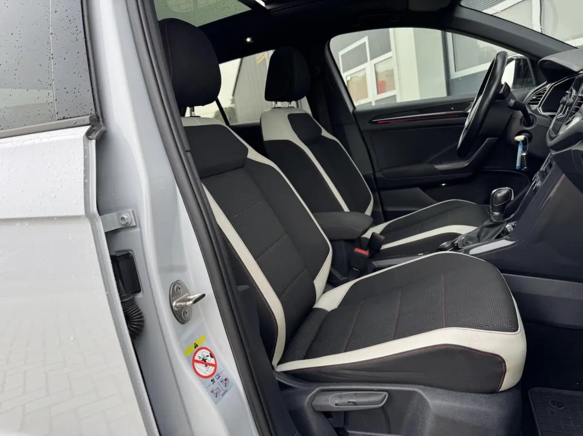 2.0 TSI 4Motion Sport | Digital cockpit | Carplay | Camera | Climate | Adaptive cruise | Trekhaak | Stoelverwarming