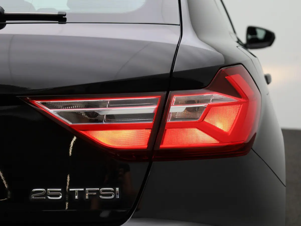25 TFSI Pro Line | Apple Carplay / Android Auto | Lichtmetalen Velgen | Airco | Bluetooth Telefonie |
