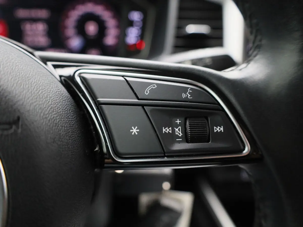 25 TFSI Pro Line | Apple Carplay / Android Auto | Lichtmetalen Velgen | Airco | Bluetooth Telefonie |