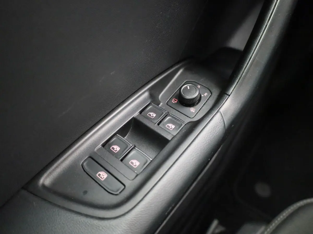 25 TFSI Pro Line | Apple Carplay / Android Auto | Lichtmetalen Velgen | Airco | Bluetooth Telefonie |