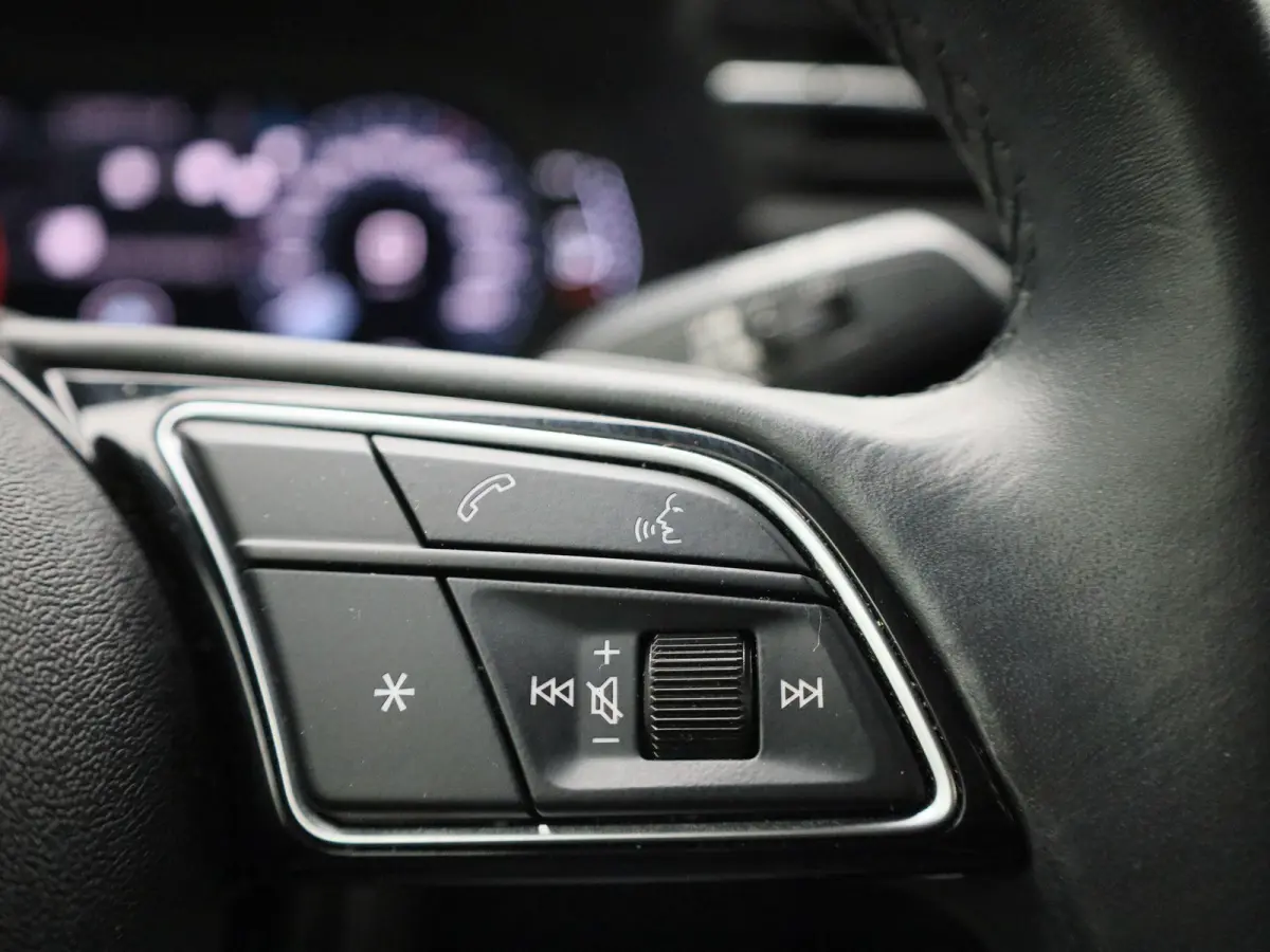 30 TFSI Advanced edition | Automaat | Apple Carplay / Android Auto | Sportstoelen | Lichtmetalen Velgen |