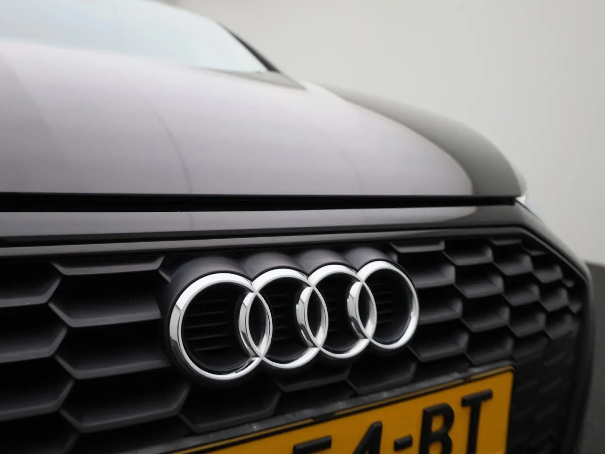 30 TFSI Advanced edition | Automaat | Apple Carplay / Android Auto | Sportstoelen | Lichtmetalen Velgen |