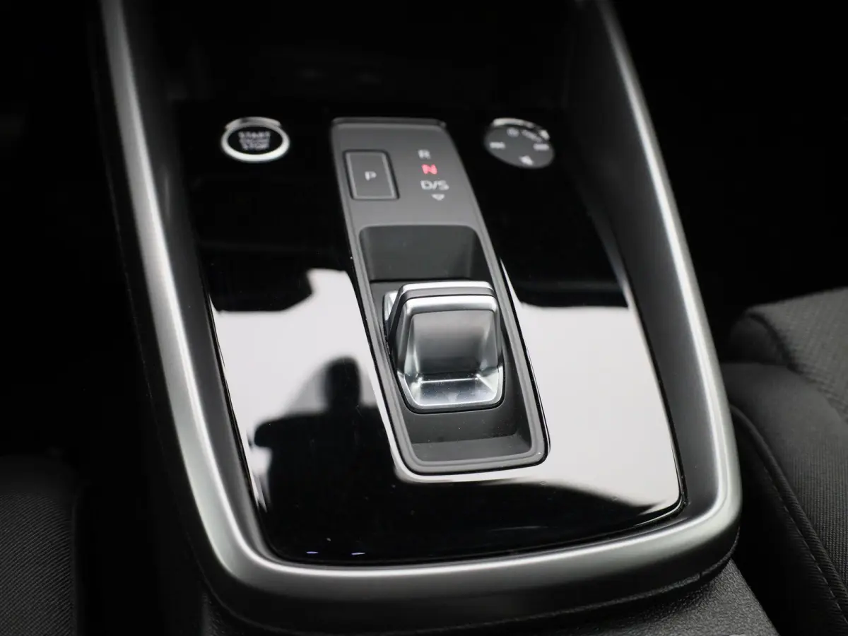 30 TFSI Advanced edition | Automaat | Apple Carplay / Android Auto | Sportstoelen | Lichtmetalen Velgen |