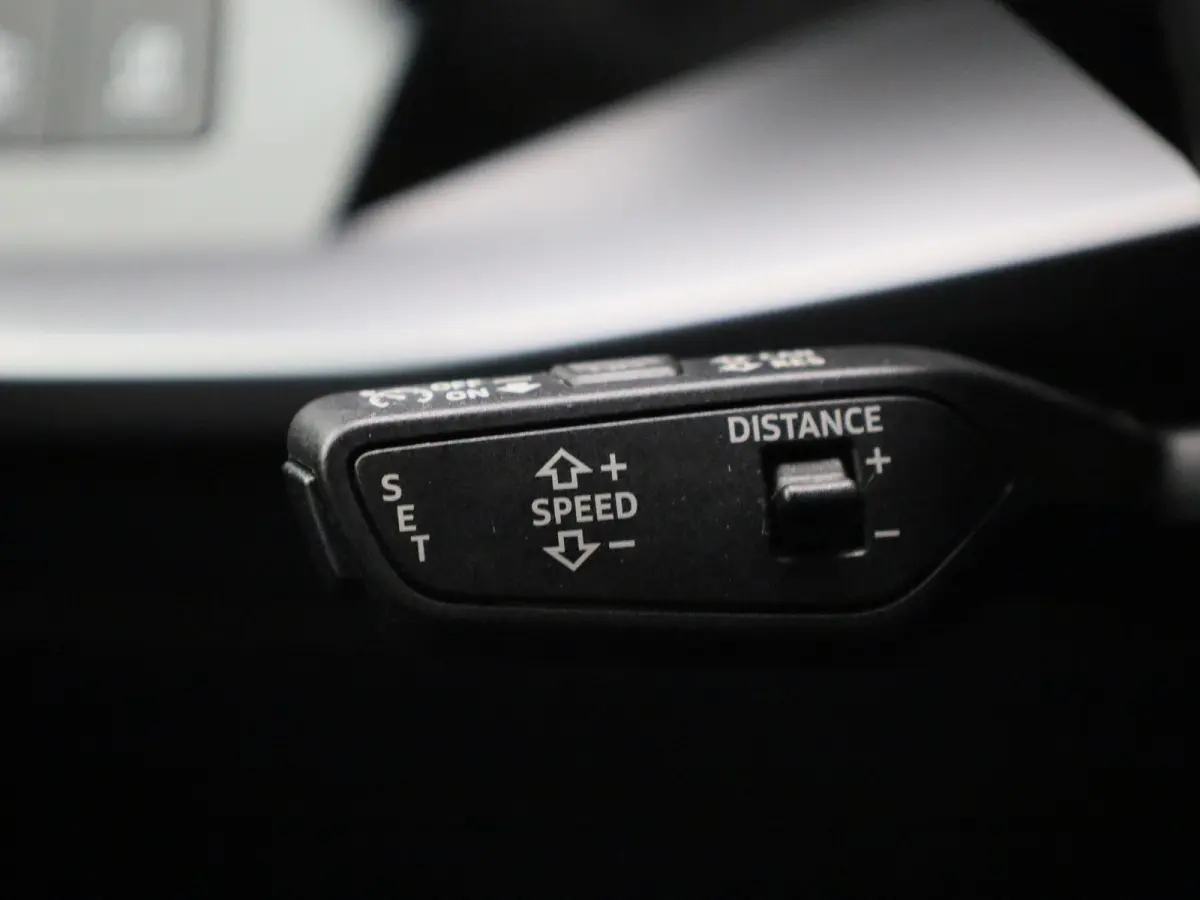 30 TFSI Advanced edition | Automaat | Apple Carplay / Android Auto | Sportstoelen | Lichtmetalen Velgen |